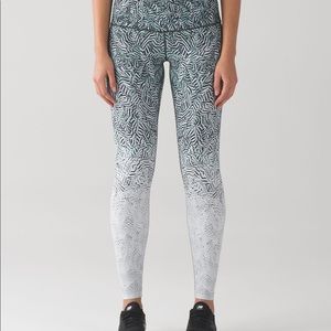 Lululemon Wunder Under, 4 NWT